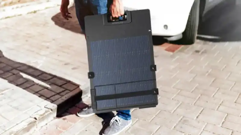 How Can You Maximize Solar Panel Output While Traveling?